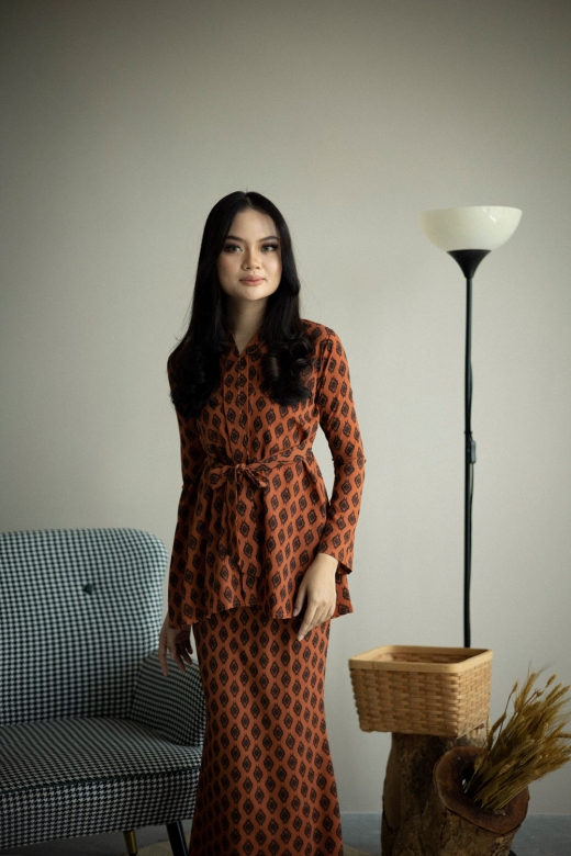 Diandra Ironless Kurung 8.0 - Brick